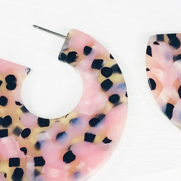 Flat Semi-Hoops in Pink Leopard - Picture 5 of 5